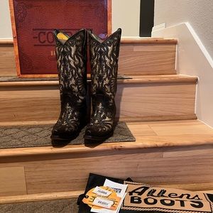 EUC. Corral Cowboy Boots